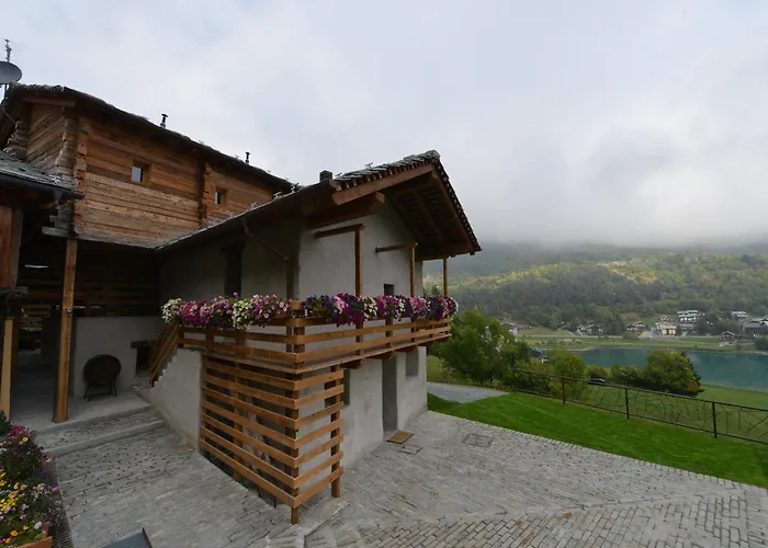 La Maison De Dolphe Chalet De Charme & Art Gallery Brusson