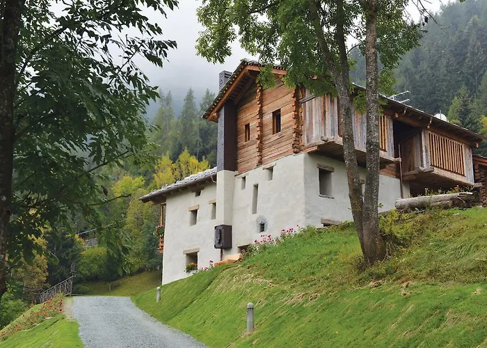 La Maison De Dolphe Chalet De Charme & Art Gallery Brusson